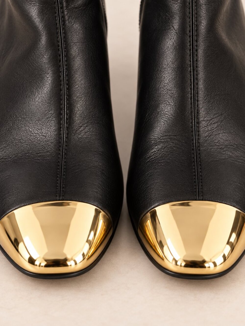 Dolce Vita Glamor Toe Cap Black Gold Ankle Boots Size 7.5 NIB - Picture 4 of 4